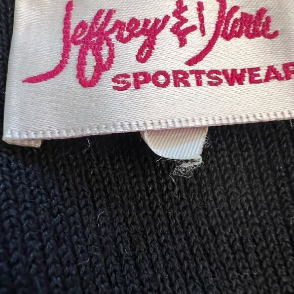 Vintage JEFFREY & DARA 1980s embroidered floral a double Breast sweater vest. - Picture 5 of 7